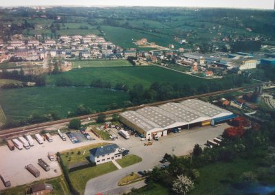 Vue aérienne des entrepôts à Beuvillers.